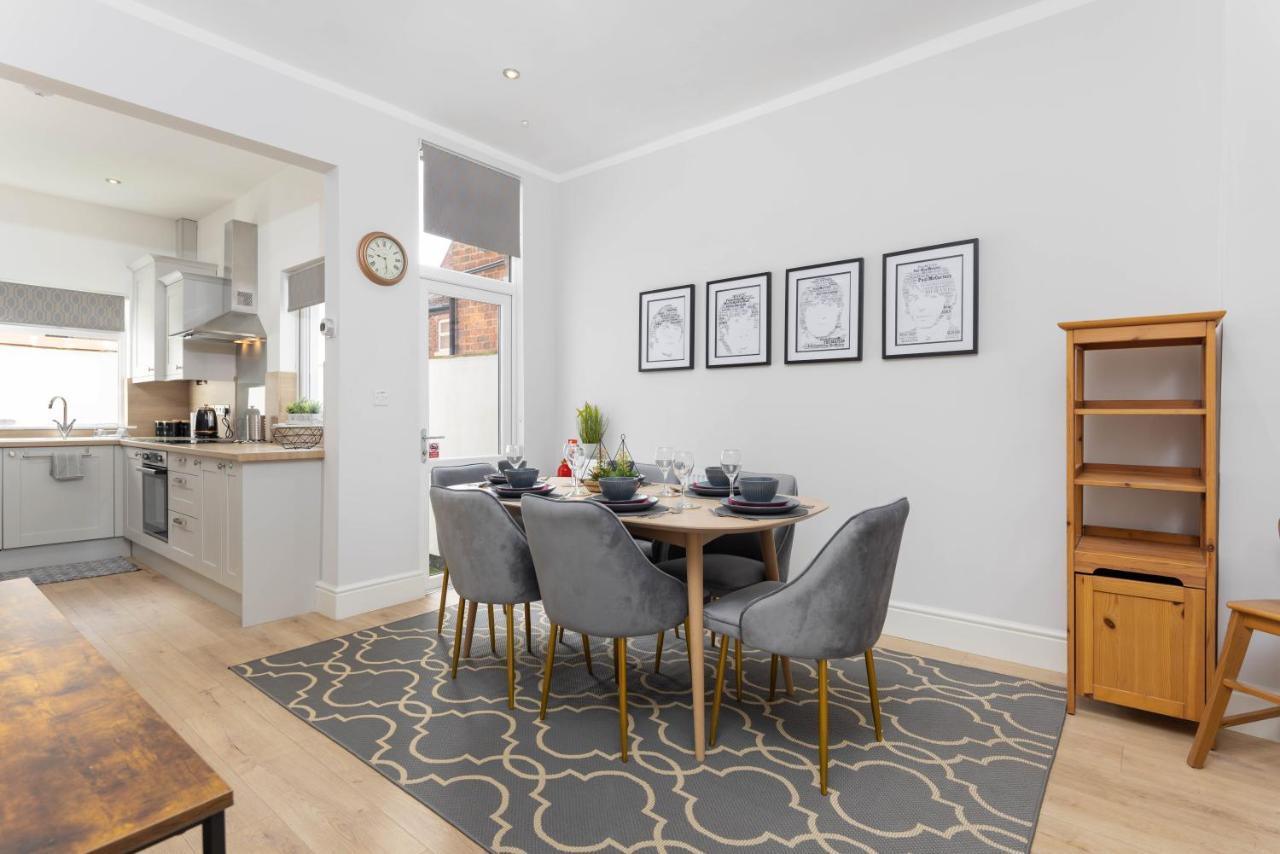 Penny Lane Modern Retreat *